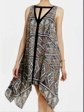 BCBG MaxAzria Dress  Handkerchief Hem Dress  Sz M P/P 20" …Like New